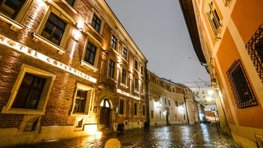 Private Krakow Tour: St. Mary’s, Cloth Hall & More - Starting at St. Mary Magdalene Square