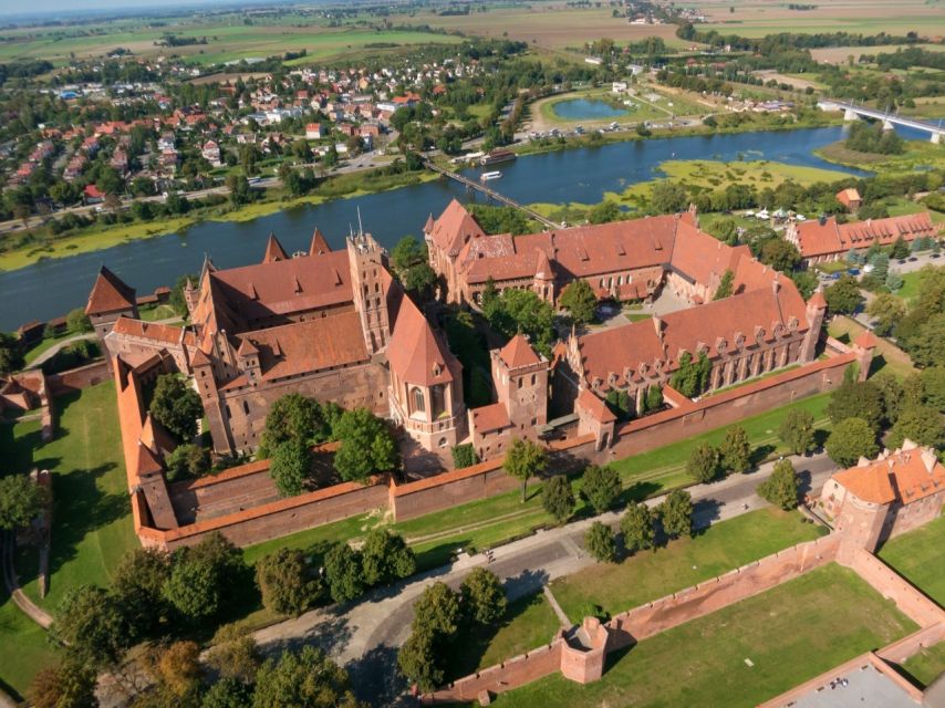 Private transportation to the Malbork Castle from Gdansk - Arriving at the Castle of the Teutonic Order
