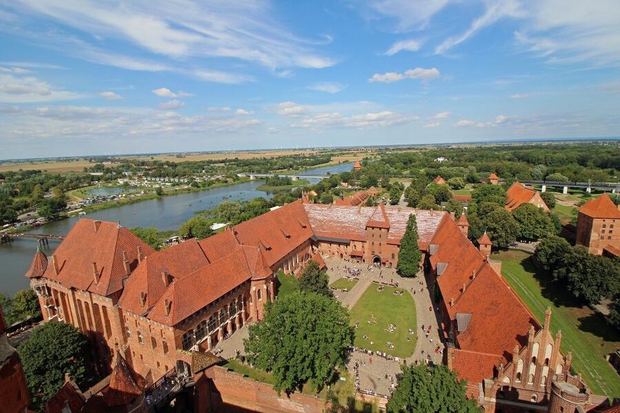 Private transportation to the Malbork Castle from Gdansk - What the driver does, and what the driver does not do