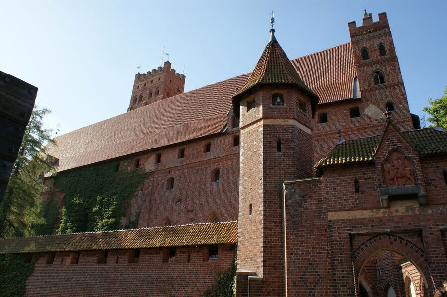 Private transportation to the Malbork Castle from Gdansk - Who will get the most from this excursion?