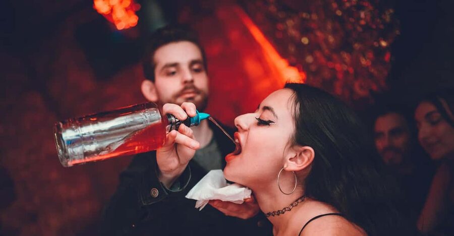 Pub Crawl - 1-hour Open Bar then Vip to 5 Clubs - Krakow - Reaching the final club around 3 AM