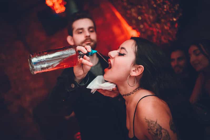 Pub Crawl - 1-hour Open Bar then Vip to 5 Clubs - Krakow - The first hour: an open bar with a practical purpose