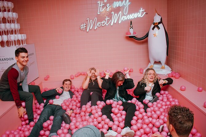 Pub Crawl + Unlimited Drinks + VIP entry + Drinking Games & Photographer - What the large group feels like at night