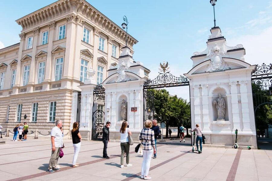 ROYAL & COMMUNIST WARSAW walking tour in English - Holy Cross Church and Chopin’s Warsaw
