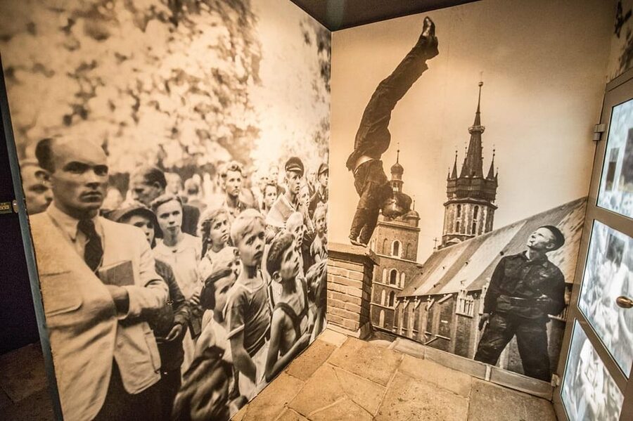 Schindler's Factory and Jewish Ghetto Guided Tour - Walking through the former Jewish Ghetto