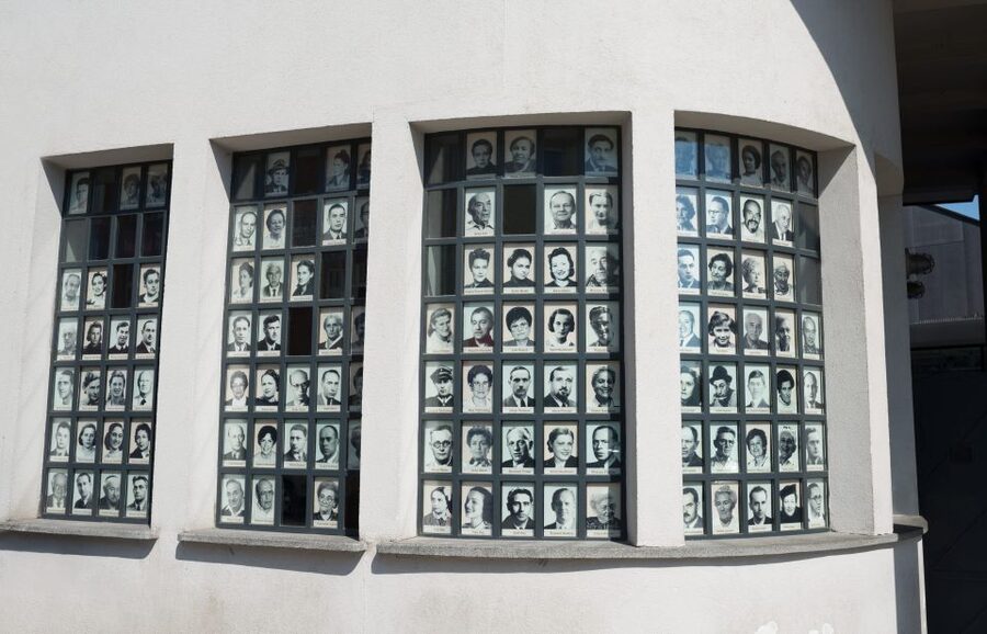 Schindler's Factory and Jewish Ghetto Guided Tour - Entering Schindler’s Factory Museum