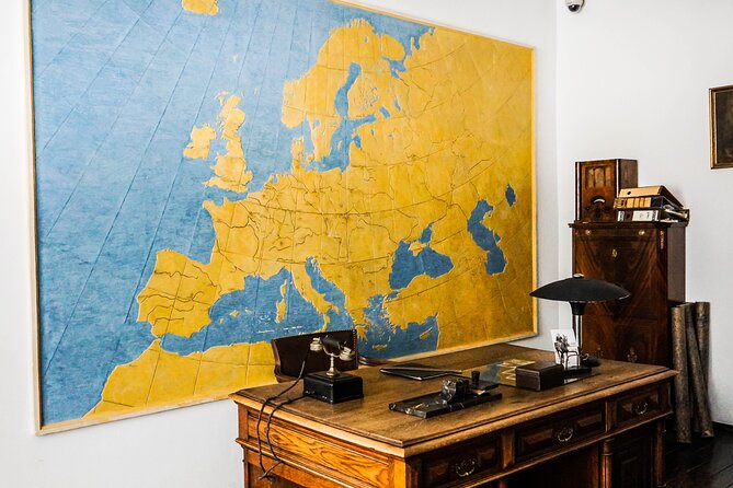 Schindler's Factory Guided Tour - The first part of the tour: Kraków under occupation