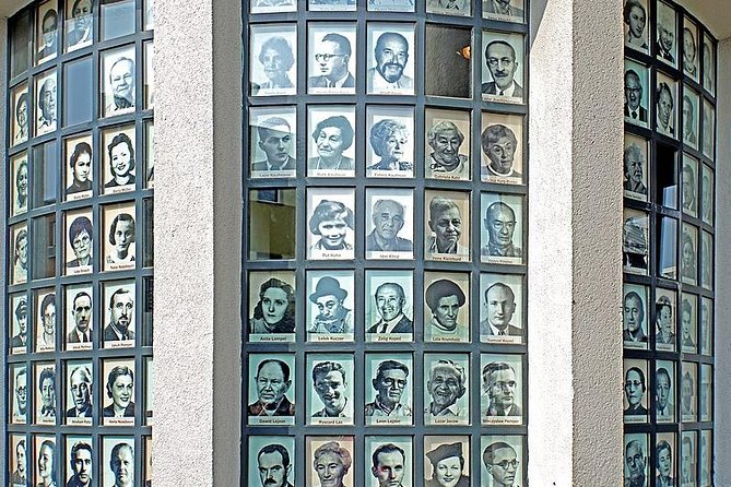 Schindler's Factory in Krakow: Guided Tour & Skip the Line Ticket - A guided visit or self-guided entry?