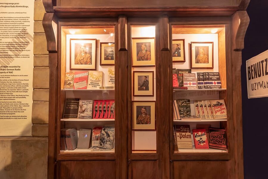 Schindler's Factory Museum Guided Tour - Krakow - What makes the guides useful