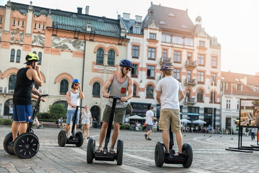 Segway Tour Wroclaw: Full Tour (Old Town + Ostrów Tumski) - Rolling through Wroclaws Old Town