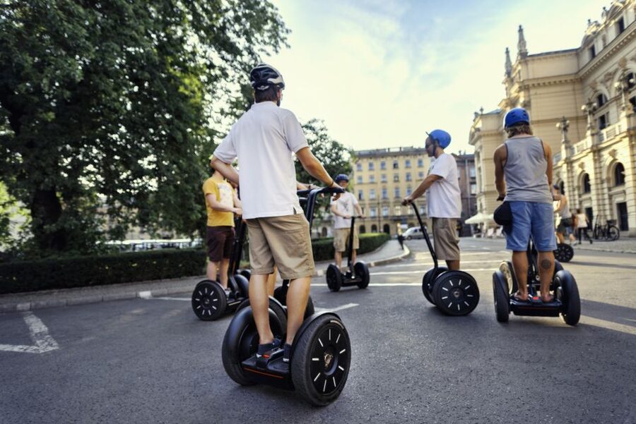 Segway Tour Wroclaw: Full Tour (Old Town + Ostrów Tumski) - Parks, royal residences, and the changing pace