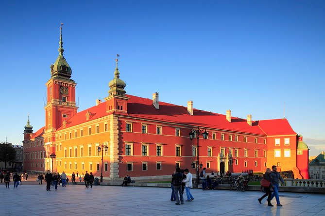 Skip-the-Line Warsaw Royal Castle Private Guided Tour - Take a Quiet Break in the Castle Garden
