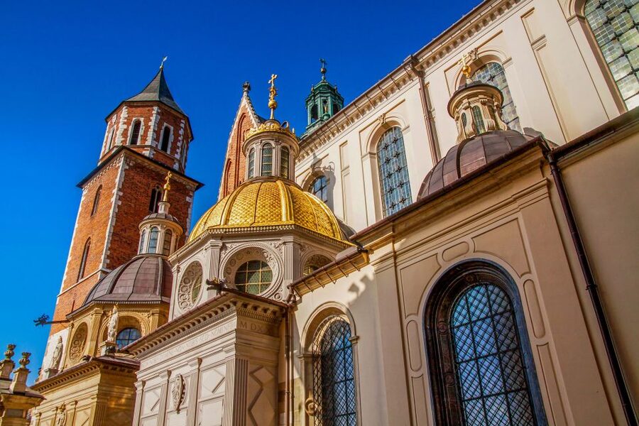 Skip-the-Line Wawel Castle Chambers Private Tour - What the private guide changes