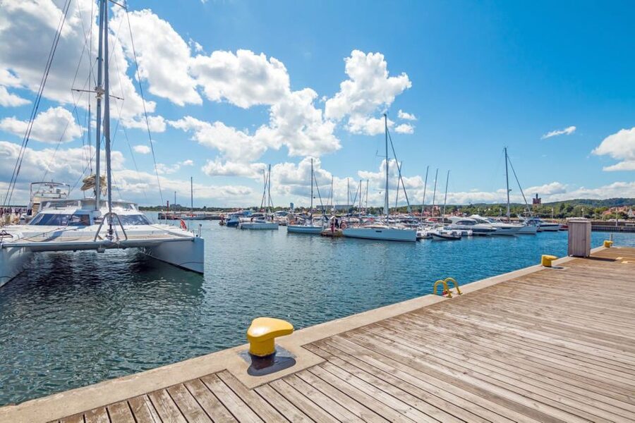 Sopot: Sunset Yachting Experience - The driver and captain matter here