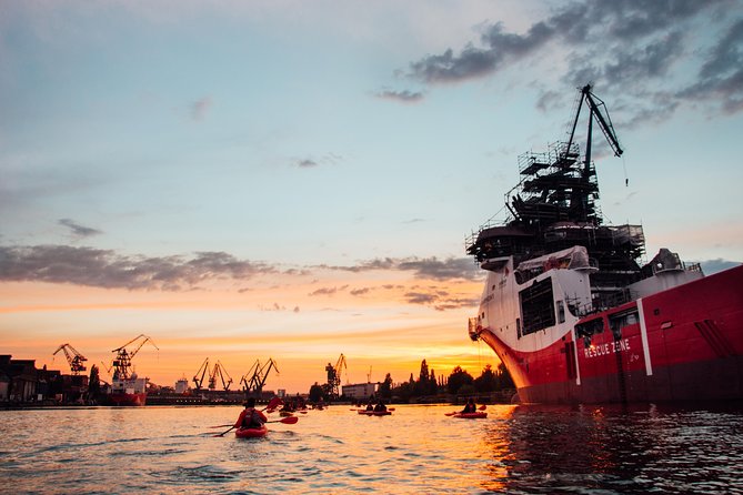 Sunset Kayak Tour - Why Gdansk makes sense from the Motlawa
