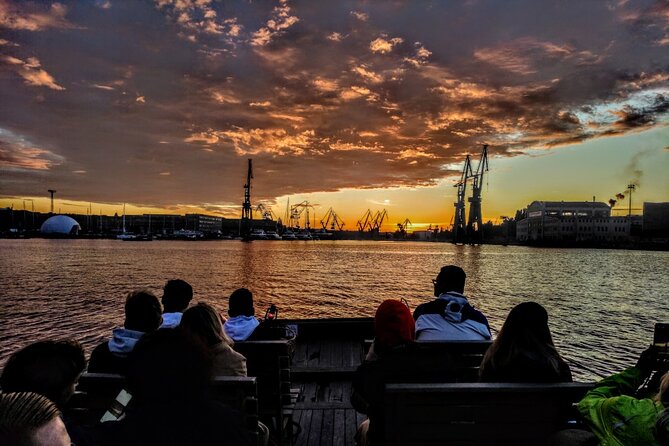 Sunset on the Shipyard and Old Town Evening Cruise - A live guide instead of recorded commentary