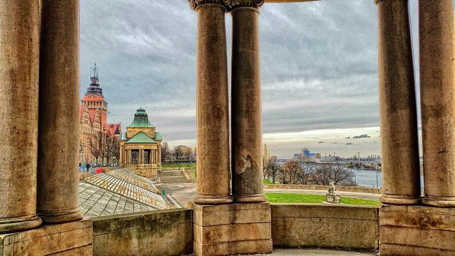 Szczecin: Old Town Highlights Private Walking Tour - The 4-hour route and the 110-meter cathedral tower