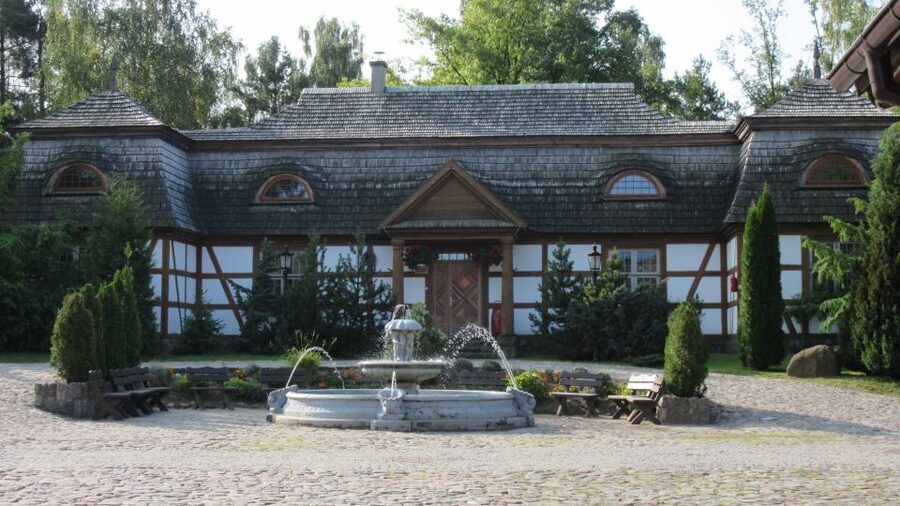 Szymbark: Kashubian Switzerland 5-Hour Private Tour - Who should book this Szymbark excursion?