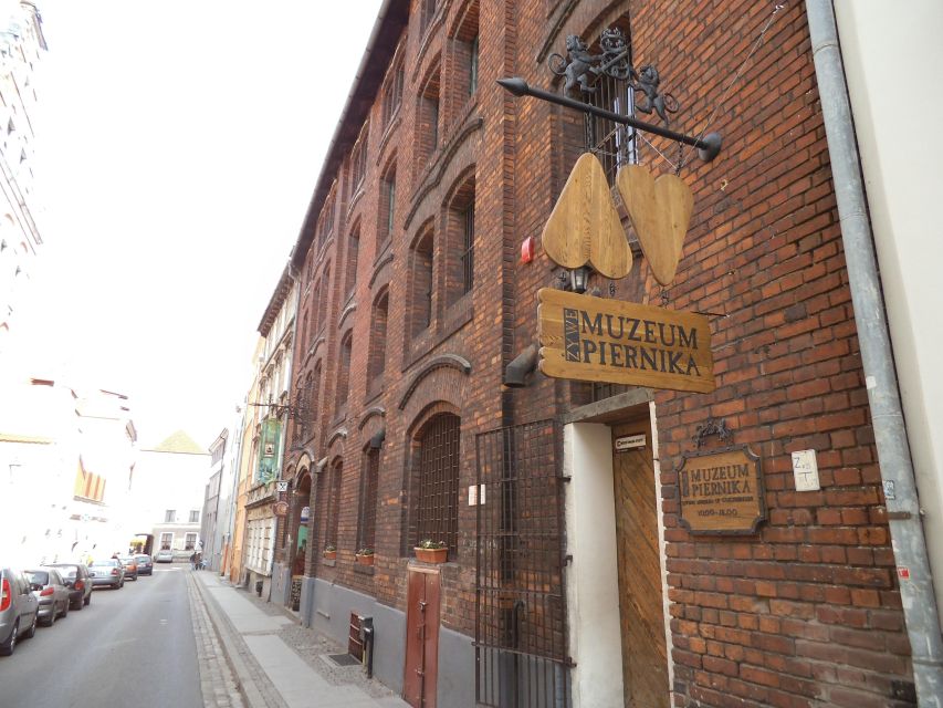 Torun Living Museum of Gingerbread and Old Town Private Walk - Key points to know before booking