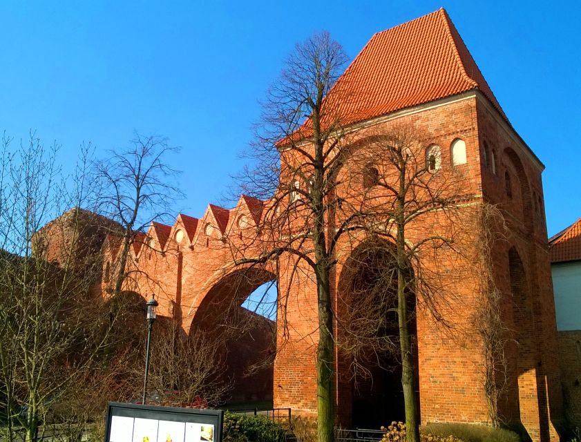 Torun Living Museum of Gingerbread and Old Town Private Walk - Practical details that affect your day