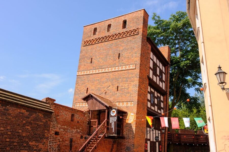 Torun Living Museum of Gingerbread and Old Town Private Walk - Entering the Living Museum of Gingerbread