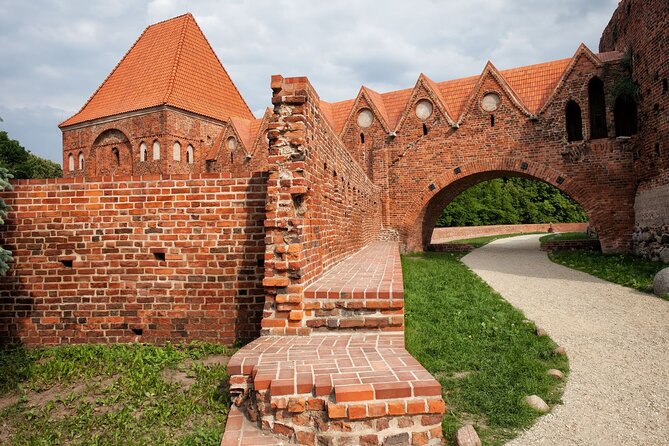 Torun Old Town Highlights Private Walking Tour - Market Square, Arthur’s Court, and the Vistula view