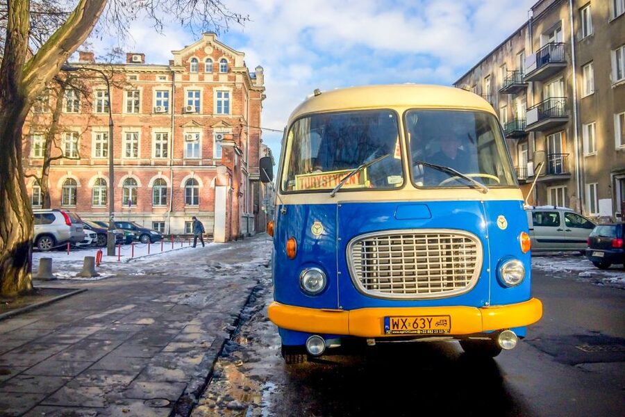 Warsaw: 2.5-Hour Dark Side - Praga District by a Retro Bus - The Praga Bermuda Triangle and old courtyards