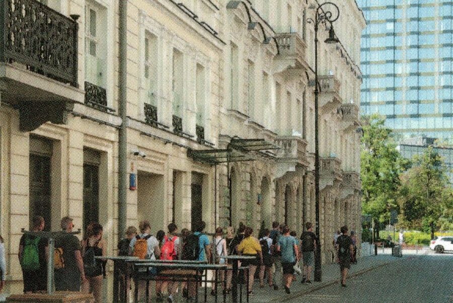 Warsaw: 2-Hour Tour of Daily Life in the Ghetto Warsaw - Mila 18 and the 1943 uprising
