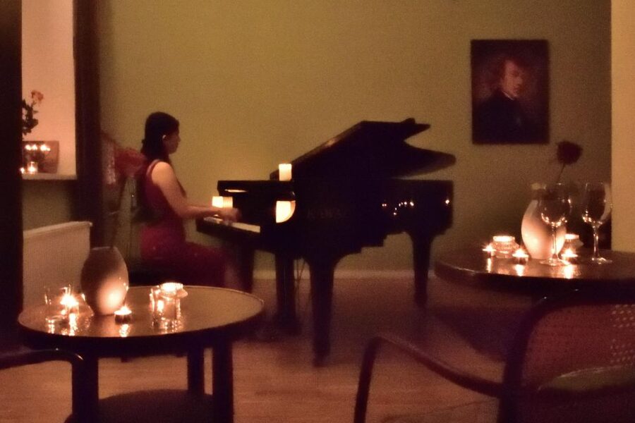 Warsaw Concert: Chopin – Painted by Candlelights with Wine - What the wine and sweet treat add