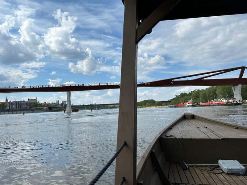 Warsaw: cruise on the Vistula - What the audio guide and crew add
