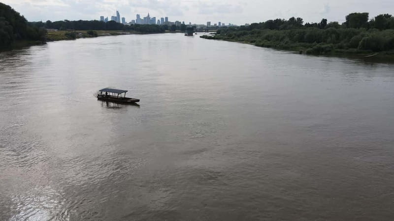 Warsaw: cruise on the Vistula - The boat choice: small, traditional, and private
