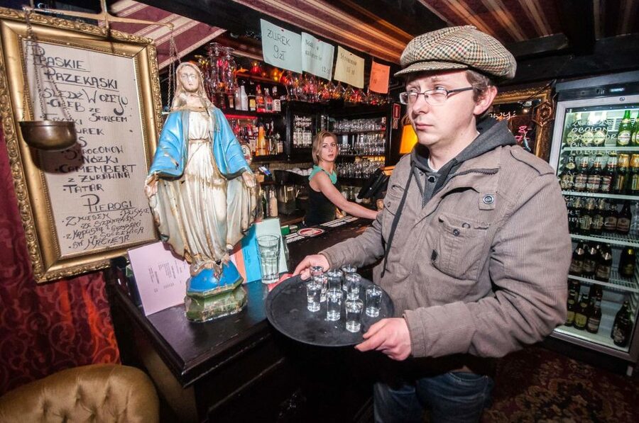 Warsaw: Evening History and Pubs Tour by Retro Minibus - The Pavilions: small bars with a local rhythm