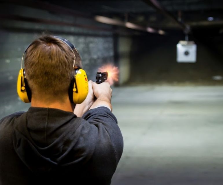 Warsaw: Gun Shooting Experience with Transfers - What you may fire at the range