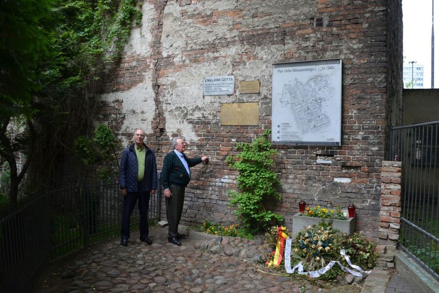 Warsaw: Historic Private Tour in Retro Fiat - Seeing Communist-era Warsaw from a local point of view