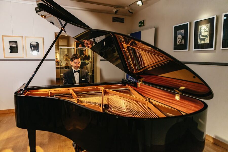 Warsaw: Live Chopin Piano Concert - The pianists make the difference