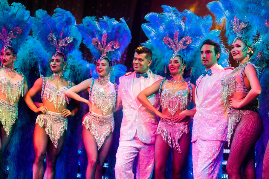 Warsaw: Live Show at Sabat Theatre - Dancing on stage after the performance