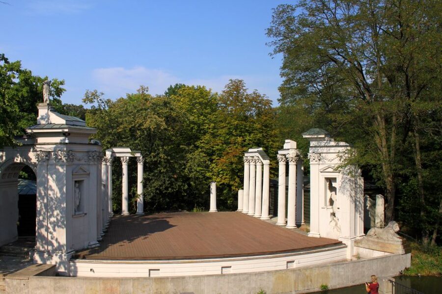 Warsaw Must-Sees: 4-Hour Private Tour by Retro Fiat - What the guide adds to four hours
