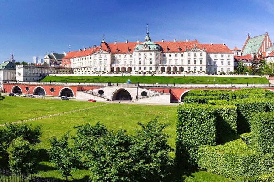 Warsaw: Old and New Town Private Walking Tour - How demanding are four hours on foot?