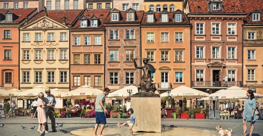 Warsaw: Old and New Town Private Walking Tour - Grand Theatre, Tomb of the Unknown Soldier, and national memory