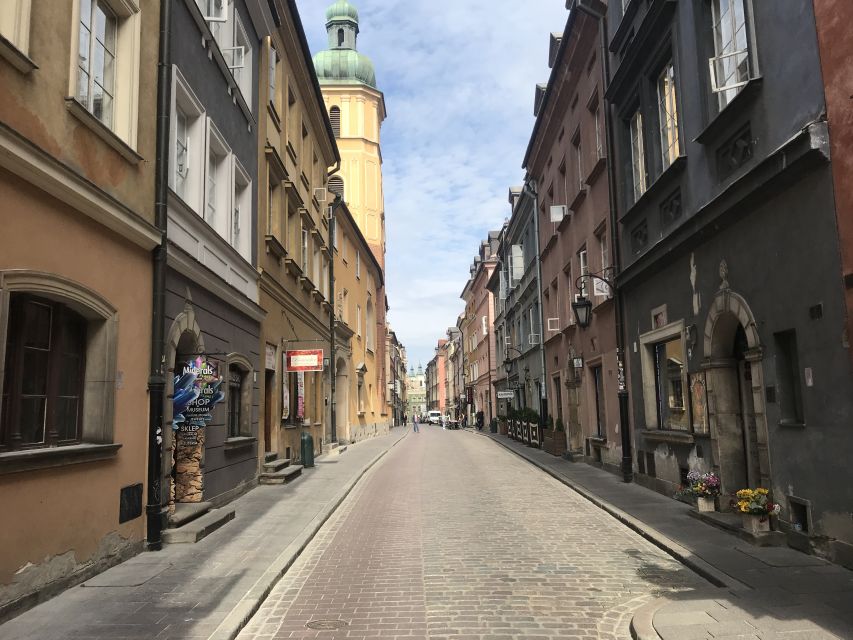 Warsaw: Old Town Guided Walking Tour - How the guides make the two hours work