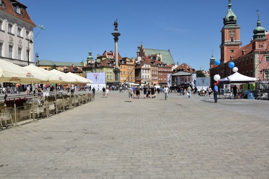 Warsaw: Old Town Guided Walking Tour - Jewish heritage and the Ghetto boundary markers