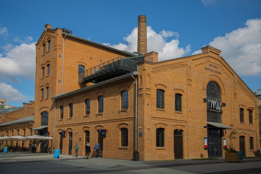 Warsaw: Polish Vodka Museum Tour with Tasting - Why Polish vodka deserves 90 minutes