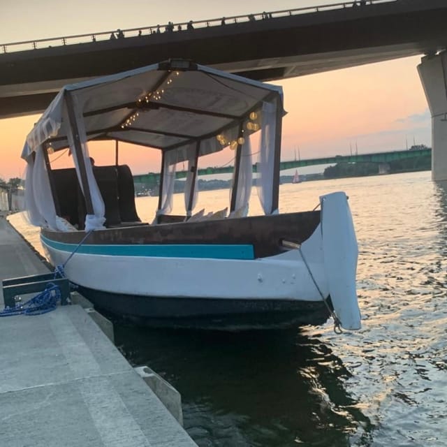 Warsaw: Scenic Cruise by Gondola on the Vistula River - Finding AQUATICA beside Bulwar Jana Karskiego