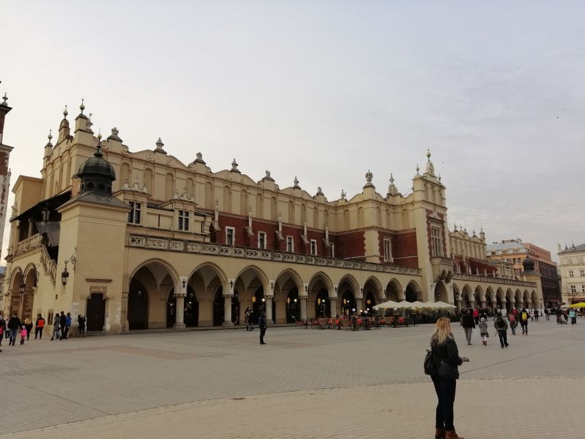 Warsaw: Tour to Krakow and Auschwitz by Train with Pickup - The 1.5-hour return to Krakow