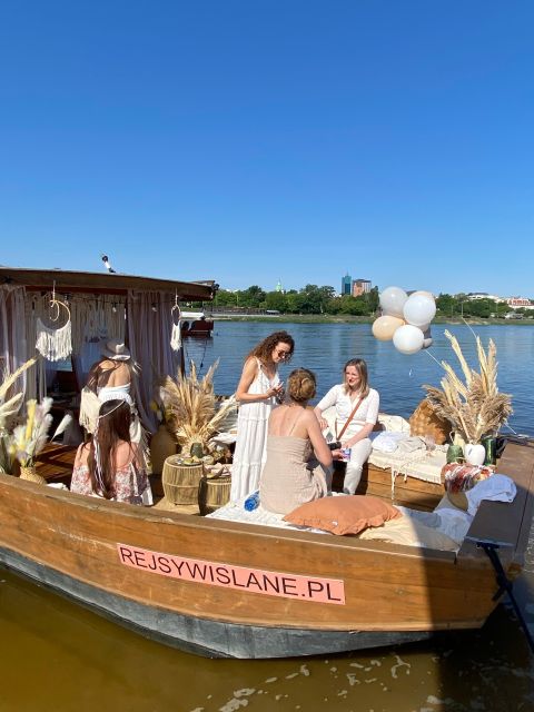 Warsaw: Vistula Cruise - Copernicus Science Center and the Modern Riverfront