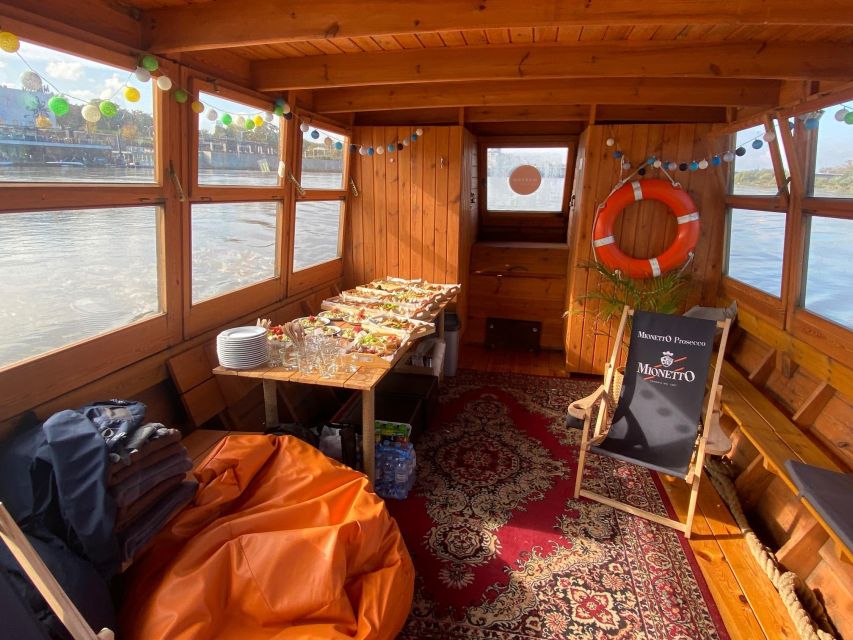 Warsaw: Vistula River Sunset Cruise with Welcome Drink - Passing the Copernicus Science Center