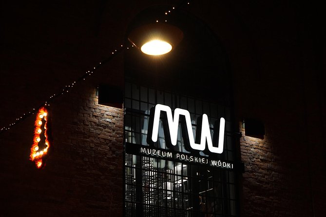 Warsaw Vodka Night Private Tour by Retro Fiat - What the private guide adds