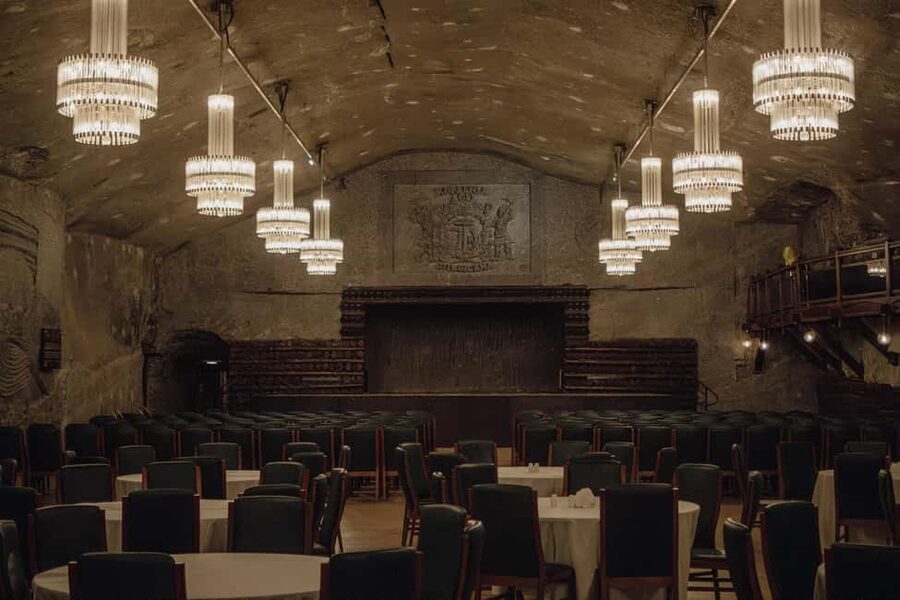 Wieliczka Salt Mine: Guided Tour Fast-Track Ticket - How the guide affects the experience