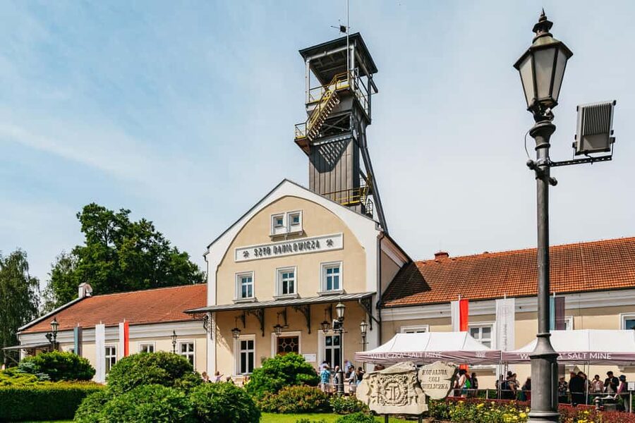 Wieliczka Salt Mine Tour from Kraków – Skip the Line Entry - Chambers where miners became sculptors