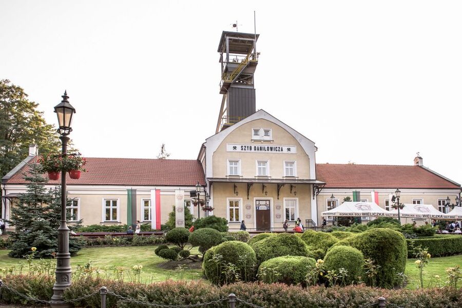 Wieliczka Salt Mine Tour Including Hotel Pick-Up - Kinga’s Chapel, the grand underground highlight